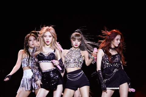 BlackPink có MV thứ hai đạt 1,4 tỉ lượt xem trên YouTube - Ảnh 3. BlackPink có MV thứ hai đạt 1,4 tỉ lượt xem trên YouTube - Ảnh 3.