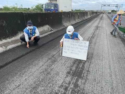 Tận dụng giãn cách, hoàn thành sửa cao tốc TP.HCM - Trung Lương trong tháng 11-2021 - Ảnh 1. Tận dụng giãn cách, hoàn thành sửa cao tốc TP.HCM - Trung Lương trong tháng 11-2021 - Ảnh 1.