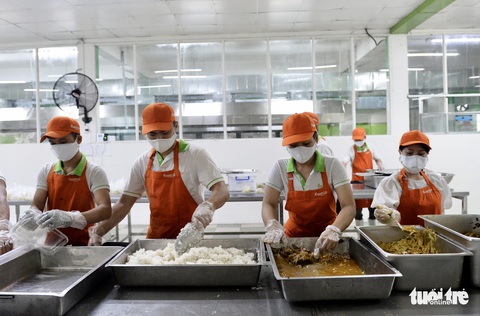Đối thoại với Thủ tướng, doanh nghiệp đề nghị được tự mua test nhanh - Ảnh 1. Đối thoại với Thủ tướng, doanh nghiệp đề nghị được tự mua test nhanh - Ảnh 1.