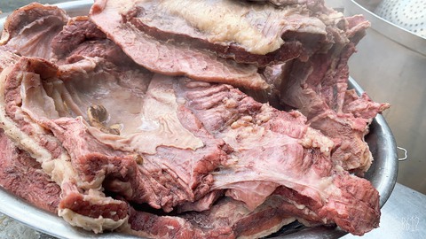 Tôi nhớ mùi phở, mùi hành ngò, nhớ cả tiếng rưới nước phở - Ảnh 2. Tôi nhớ mùi phở, mùi hành ngò, nhớ cả tiếng rưới nước phở - Ảnh 2.