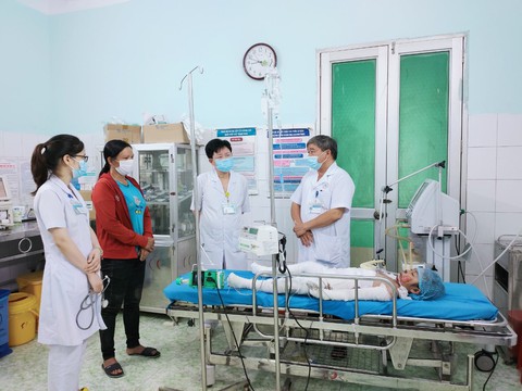 Nghi án chồng đánh vợ đến nhập viện rồi tự thiêu cùng 3 con - Ảnh 1. Nghi án chồng đánh vợ đến nhập viện rồi tự thiêu cùng 3 con - Ảnh 1.