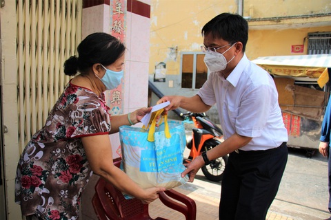 Hà Nội chi viện 75 tỉ đồng giúp TP.HCM chống dịch - Ảnh 1. Hà Nội chi viện 75 tỉ đồng giúp TP.HCM chống dịch - Ảnh 1.