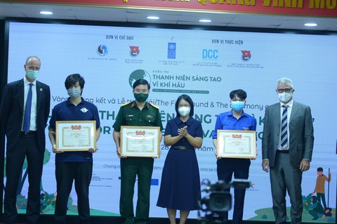 Người lính trồng dâu tằm ở biên giới chiến thắng giải sáng tạo vì khí hậu - Ảnh 1. Người lính trồng dâu tằm ở biên giới chiến thắng giải sáng tạo vì khí hậu - Ảnh 1.