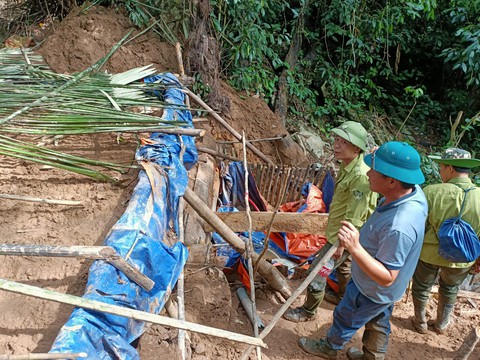 Phát hiện hầm và máy móc đào vàng trái phép gần Khu bảo tồn thiên nhiên Pù Luông - Ảnh 1. Phát hiện hầm và máy móc đào vàng trái phép gần Khu bảo tồn thiên nhiên Pù Luông - Ảnh 1.