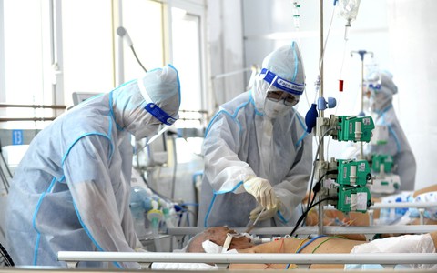 Chuyện giờ mới kể từ trung tâm ICU - Ảnh 1. Chuyện giờ mới kể từ trung tâm ICU - Ảnh 1.