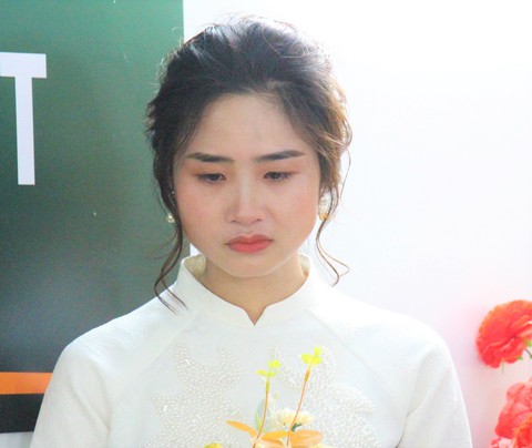 Cô dâu chống dịch ở Sài Gòn, chú rể ở Hà Nội và đám cưới online tại bệnh viện dã chiến - Ảnh 8. Cô dâu chống dịch ở Sài Gòn, chú rể ở Hà Nội và đám cưới online tại bệnh viện dã chiến - Ảnh 8.