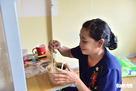 Xe phở yêu thương phục vụ bữa trưa sớm cho tuyến đầu chống dịch - Ảnh 16. Xe phở yêu thương phục vụ bữa trưa sớm cho tuyến đầu chống dịch - Ảnh 16.