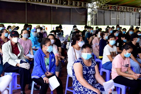 Tiêu chí mở cửa TP.HCM và các tỉnh phía Nam: Không có vắc xin sao đạt chuẩn? - Ảnh 1. Tiêu chí mở cửa TP.HCM và các tỉnh phía Nam: Không có vắc xin sao đạt chuẩn? - Ảnh 1.