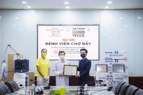 Sở Thông tin - truyền thông yêu cầu Angela Phương Trinh gỡ bỏ thông tin chữa COVID-19 từ giun đất - Ảnh 6. Sở Thông tin - truyền thông yêu cầu Angela Phương Trinh gỡ bỏ thông tin chữa COVID-19 từ giun đất - Ảnh 6.