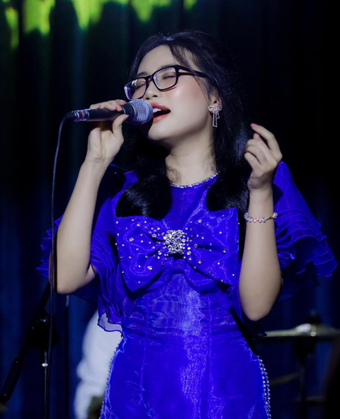 Phương Mỹ Chi kể về chuyện cả nhà 5 người mắc COVID-19 - Ảnh 3. Phương Mỹ Chi kể về chuyện cả nhà 5 người mắc COVID-19 - Ảnh 3.