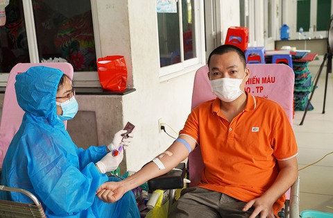 Những giọt máu vàng - Ảnh 1. Những giọt máu vàng - Ảnh 1.
