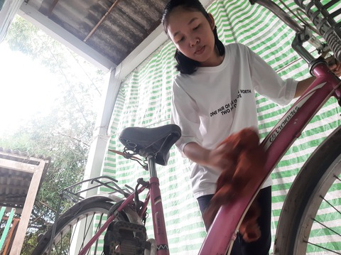Vào đại học từ ngôi nhà tình thương giữa khu mộ lạnh lẽo - Ảnh 1. Vào đại học từ ngôi nhà tình thương giữa khu mộ lạnh lẽo - Ảnh 1.