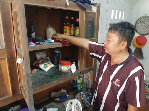 Vào đại học từ ngôi nhà tình thương giữa khu mộ lạnh lẽo - Ảnh 4. Vào đại học từ ngôi nhà tình thương giữa khu mộ lạnh lẽo - Ảnh 4.