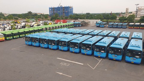 Chưa đồng ý cho xe buýt Hà Nội chạy lại - Ảnh 1. Chưa đồng ý cho xe buýt Hà Nội chạy lại - Ảnh 1.