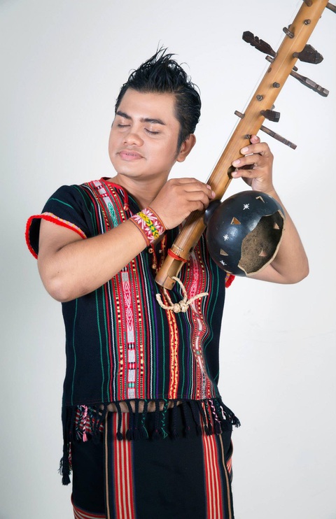 Sức khỏe Phi Nhung khả quan hơn; Y Jang Tuyn mắc COVID-19 - Ảnh 3. Sức khỏe Phi Nhung khả quan hơn; Y Jang Tuyn mắc COVID-19 - Ảnh 3.