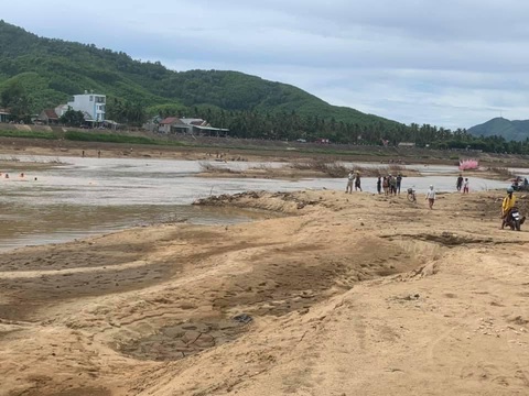 Đi thả lưới đánh cá, hai cha con cùng chết đuối - Ảnh 1. Đi thả lưới đánh cá, hai cha con cùng chết đuối - Ảnh 1.