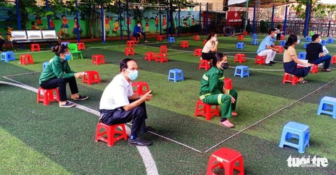 Nghệ An: Một F0 từng đến tiêm vắc xin ở ‘điểm tiêm chen chúc’ - Ảnh 2. Nghệ An: Một F0 từng đến tiêm vắc xin ở ‘điểm tiêm chen chúc’ - Ảnh 2.