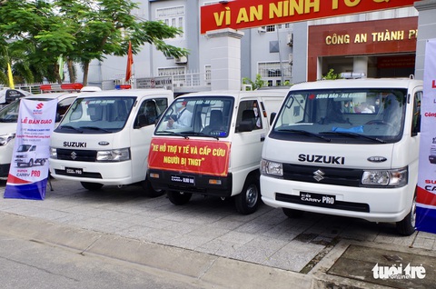 Công an Long Xuyên ra mắt mô hình Xe hỗ trợ y tế và cấp cứu người bị tai nạn giao thông - Ảnh 2. Công an Long Xuyên ra mắt mô hình Xe hỗ trợ y tế và cấp cứu người bị tai nạn giao thông - Ảnh 2.