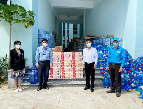 Hành trình Bình an đi qua mùa dịch trợ giá bằng 50.000 sản phẩm - Ảnh 2. Hành trình Bình an đi qua mùa dịch trợ giá bằng 50.000 sản phẩm - Ảnh 2.