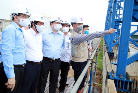 Kiểm tra Nhiệt điện Thái Bình 2, Phó thủ tướng: Không để các đồng chí chịu trách nhiệm một mình - Ảnh 1. Kiểm tra Nhiệt điện Thái Bình 2, Phó thủ tướng: Không để các đồng chí chịu trách nhiệm một mình - Ảnh 1.