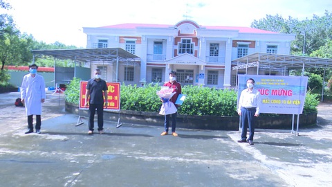 Toàn bộ bệnh nhân COVID-19 ở huyện biên giới Bù Gia Mập đã xuất viện - Ảnh 1. Toàn bộ bệnh nhân COVID-19 ở huyện biên giới Bù Gia Mập đã xuất viện - Ảnh 1.