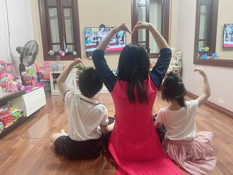 Những hình ảnh khó quên trong lễ khai giảng đặc biệt - Ảnh 2. Những hình ảnh khó quên trong lễ khai giảng đặc biệt - Ảnh 2.