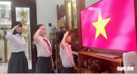 Những hình ảnh khó quên trong lễ khai giảng đặc biệt - Ảnh 1. Những hình ảnh khó quên trong lễ khai giảng đặc biệt - Ảnh 1.