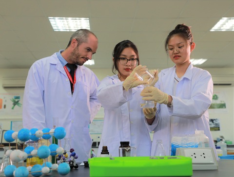 Tăng cơ hội, giảm học phí, tiếp sức mùa COVID - Ảnh 2. Tăng cơ hội, giảm học phí, tiếp sức mùa COVID - Ảnh 2.