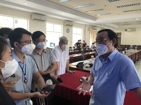 Bí thư Nguyễn Văn Nên: TP.HCM sẽ mở cửa dần, không thể mãi giãn cách nghiêm ngặt - Ảnh 3. Bí thư Nguyễn Văn Nên: TP.HCM sẽ mở cửa dần, không thể mãi giãn cách nghiêm ngặt - Ảnh 3.
