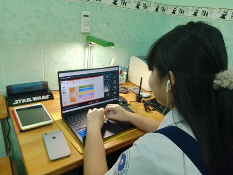 Bở hơi tai với học online - Ảnh 1. Bở hơi tai với học online - Ảnh 1.