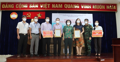TP.HCM tiếp nhận 10.000 bộ đồ bảo hộ cấp độ 4 - Ảnh 1. TP.HCM tiếp nhận 10.000 bộ đồ bảo hộ cấp độ 4 - Ảnh 1.