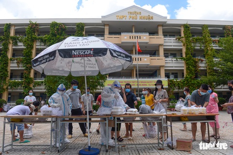 Những F0 khỏi bệnh đồng hành cứu người ở Phú Nhuận - Ảnh 11. Những F0 khỏi bệnh đồng hành cứu người ở Phú Nhuận - Ảnh 11.