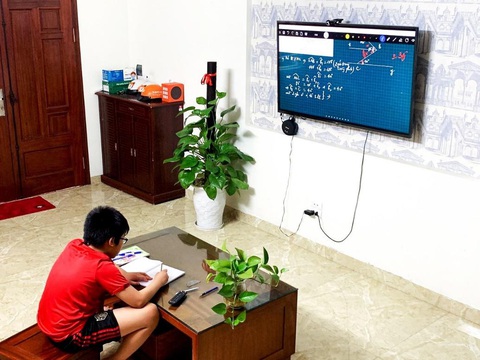 Học trực tuyến không cần máy tính hay điện thoại thông minh - Ảnh 1. Học trực tuyến không cần máy tính hay điện thoại thông minh - Ảnh 1.