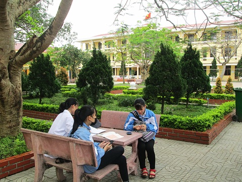 Quảng Bình lùi thời gian học qua truyền hình vì chưa có bài giảng phù hợp - Ảnh 1. Quảng Bình lùi thời gian học qua truyền hình vì chưa có bài giảng phù hợp - Ảnh 1.