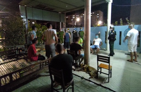 Phường mới được ‘vùng xanh’, phát hiện 9 người tụ tập ăn nhậu, dương tính ma túy - Ảnh 1. Phường mới được ‘vùng xanh’, phát hiện 9 người tụ tập ăn nhậu, dương tính ma túy - Ảnh 1.
