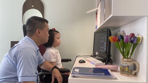 Những cảm xúc đặc biệt trong buổi khai giảng đặc biệt - Ảnh 2. Những cảm xúc đặc biệt trong buổi khai giảng đặc biệt - Ảnh 2.