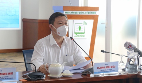 Chủ tịch UBND TP.HCM Phan Văn Mãi: Nghiên cứu đề xuất thẻ xanh vắc xin - Ảnh 2. Chủ tịch UBND TP.HCM Phan Văn Mãi: Nghiên cứu đề xuất thẻ xanh vắc xin - Ảnh 2.