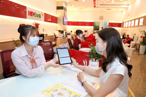 Chuyển đổi số ngân hàng: đưa robot vào hoạt động, tự động hóa quy trình - Ảnh 1. Chuyển đổi số ngân hàng: đưa robot vào hoạt động, tự động hóa quy trình - Ảnh 1.