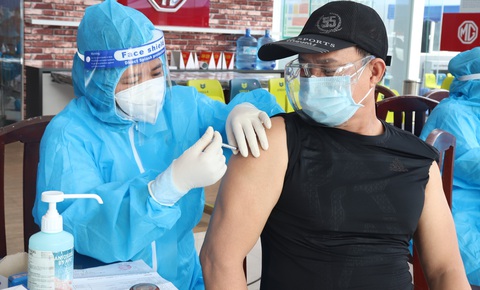 TP.HCM đã tiêm hơn 6,2 triệu liều vắc xin trong hơn 8 triệu liều được nhận - Ảnh 1. TP.HCM đã tiêm hơn 6,2 triệu liều vắc xin trong hơn 8 triệu liều được nhận - Ảnh 1.
