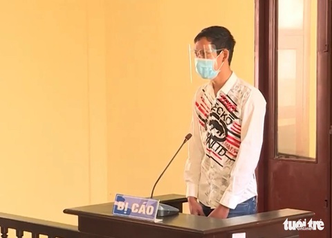 Lén mua bia vào khu cách ly uống, gây sự đánh nhau, lãnh 1 năm tù - Ảnh 1. Lén mua bia vào khu cách ly uống, gây sự đánh nhau, lãnh 1 năm tù - Ảnh 1.