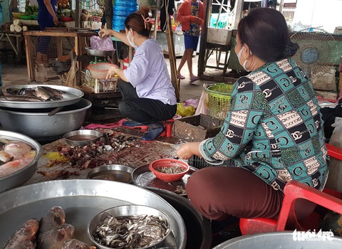 Miền Tây đã có cá linh non đầu mùa nhưng giá cao gấp đôi, đến 200.000 đồng/kg - Ảnh 2. Miền Tây đã có cá linh non đầu mùa nhưng giá cao gấp đôi, đến 200.000 đồng/kg - Ảnh 2.