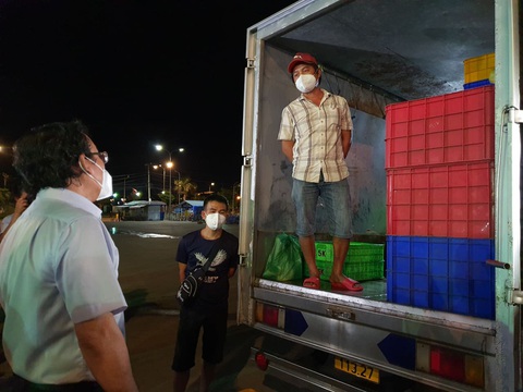 Bí thư Nguyễn Văn Nên: ‘Dứt khoát không để lây lan dịch từ chợ Bình Điền - Ảnh 2. Bí thư Nguyễn Văn Nên: ‘Dứt khoát không để lây lan dịch từ chợ Bình Điền - Ảnh 2.