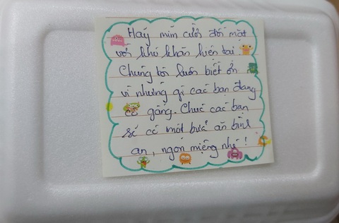 Chúng tôi gọi đó là những hộp cơm ẤM, thành phố sẽ bình yên trở lại! - Ảnh 2. Chúng tôi gọi đó là những hộp cơm ẤM, thành phố sẽ bình yên trở lại! - Ảnh 2.