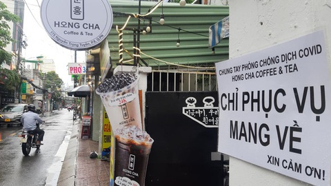 TP.HCM cho phép mở lại dịch vụ ăn uống, chỉ bán mang đi - Ảnh 1. TP.HCM cho phép mở lại dịch vụ ăn uống, chỉ bán mang đi - Ảnh 1.
