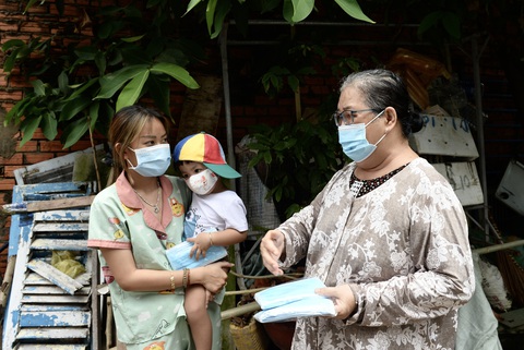 200 phần quà của Công an TP.HCM đến với trẻ em khuyết tật, mồ côi - Ảnh 3. 200 phần quà của Công an TP.HCM đến với trẻ em khuyết tật, mồ côi - Ảnh 3.