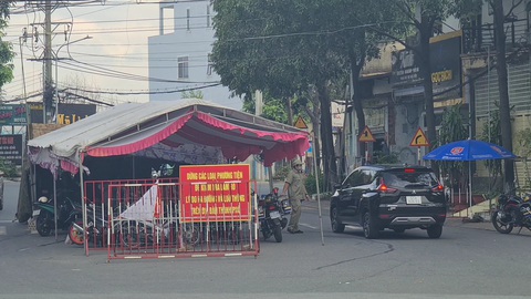 HỎI - ĐÁP về dịch COVID-19: Bình Dương áp dụng thẻ thông hành vắc xin, ai được ra đường? - Ảnh 2. HỎI - ĐÁP về dịch COVID-19: Bình Dương áp dụng thẻ thông hành vắc xin, ai được ra đường? - Ảnh 2.