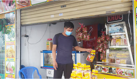 Ngày đầu tiên bán hàng mang đi: hàng quán e dè, nghe ngóng tình hình - Ảnh 2. Ngày đầu tiên bán hàng mang đi: hàng quán e dè, nghe ngóng tình hình - Ảnh 2.