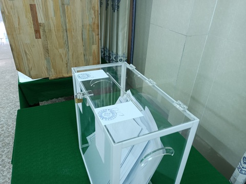Công dân Nga ở Khánh Hòa bỏ phiếu bầu đại biểu Duma quốc gia - Ảnh 8. Công dân Nga ở Khánh Hòa bỏ phiếu bầu đại biểu Duma quốc gia - Ảnh 8.