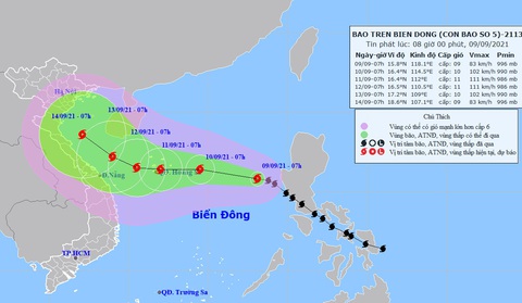 Bão số 5 có khả năng giật cấp 13 khi qua Hoàng Sa, hướng vào đất liền - Ảnh 1. Bão số 5 có khả năng giật cấp 13 khi qua Hoàng Sa, hướng vào đất liền - Ảnh 1.