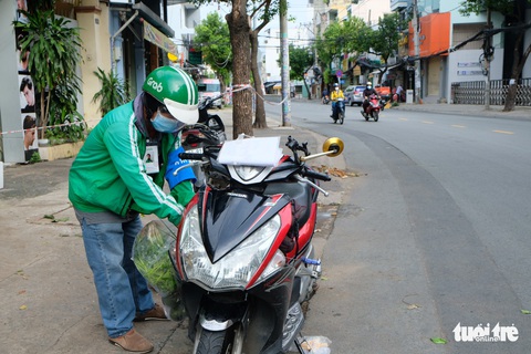 Quán bún bò, cơm tấm... ở TP.HCM chưa thể bán lại vì không mua được nguyên liệu nấu - Ảnh 3. Quán bún bò, cơm tấm... ở TP.HCM chưa thể bán lại vì không mua được nguyên liệu nấu - Ảnh 3.